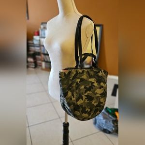 Mix N6 camouflage tote